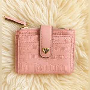 Juicy Couture Embossed Pink Card Case Wallet. Top Zip for Change. NWOT